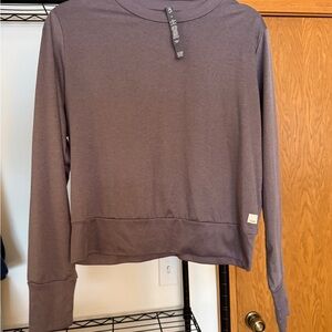 Vuori Women's Long Sleeve Top in Lavender